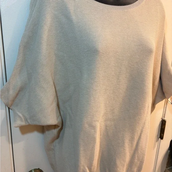 Quince Size M Cream Batwing Womens Sweater - Picture 3 of 8